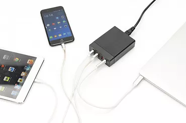 Digitus Uniwersalna 4-portowa ładowarka sieciowa 240V USB Typ C (5-20V/3A/60W) 3xUSB A (5V/2.4A) PD czarna