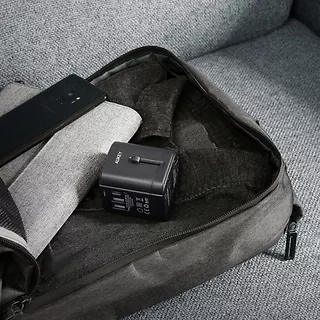 Uniwersalny podróżny adapter sieciowy PA-TA01, 2xUSB+1xUSB C, 7.8A, czarny, pasuje w 150 krajach