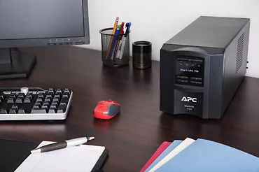 APC Zasilacz awaryjny Smart-UPS SMT750IC A/500W Tower SmartConnect USB RS232