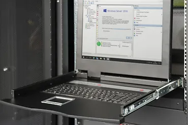 Digitus Konsola 19 LCD z touchpad KVM 8 portów 1U komplet kabli (8xDS-19231) klawiatura US