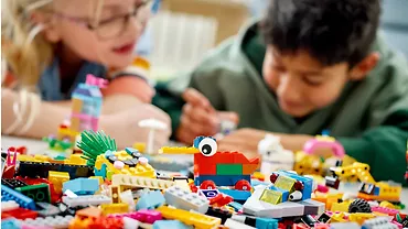 LEGO Classic 11021 90 lat zabawy