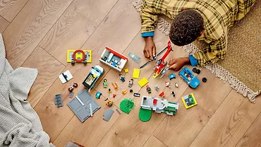 LEGO City 60371 Parking dla pojazdów uprzywilejowanych