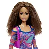 Barbie Fashionistas lalka z karbowanymi włosami i piegami