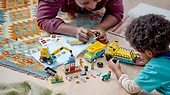 LEGO City 60391 Ciężarówki i dźwig z kulą wyburzeniową