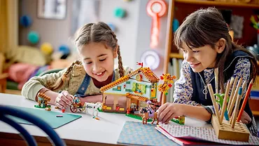 LEGO Friends 41745 Stajnia Autumn