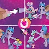 Hasbro Zestaw figurek My Little Pony Izzy i przyjęcie w ogrodzie