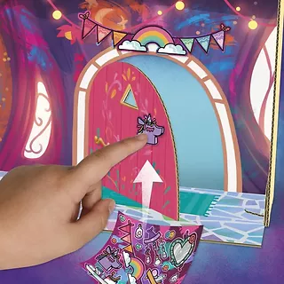 Hasbro Zestaw figurek My Little Pony Izzy i przyjęcie w ogrodzie