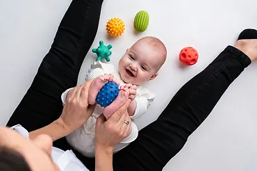 Hencz Toys Piłeczki sensoryczne 5 sztuk Pastelowe