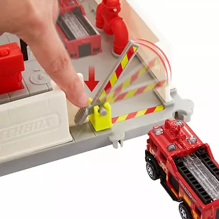 Mattel Zestaw z garażem Matchbox Prawdziwe Przygody Straż Pożarna
