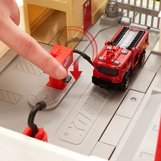 Mattel Zestaw z garażem Matchbox Prawdziwe Przygody Straż Pożarna