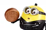 Mattel Figurka Minionki Minionek Otto rzut kamieniem