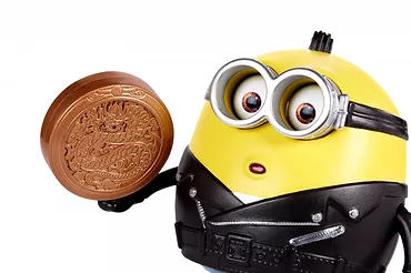 Mattel Figurka Minionki Minionek Otto rzut kamieniem