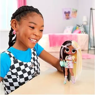Mga Lalka L.O.L. Surprise Tweens Seria Podstawowa - Darcy Blush