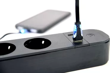 Gembird Inteligentna listwa Tuya 4xDE 2xUSB-A 1xUSB-C Czarna