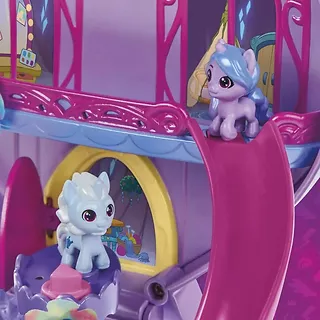 Hasbro Zestaw figurek My Little Pony Mini World Magic Kompaktowe Miasteczko Różkowo