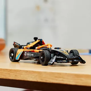 LEGO Klocki Technic 42169 NEOM McLaren Formula E Race Car