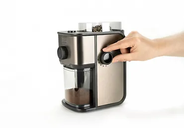 BLACK & DECKER Młynek do kawy żarnowy BXCG151E