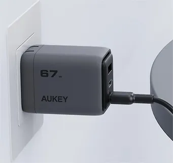 AUKEY Ładowarka sieciowa PA-C3 3xUSB (2xUSB-C + 1xUSB-A) 67W 5A QC5.0 PD3.0 AFC PPS FCP SCP