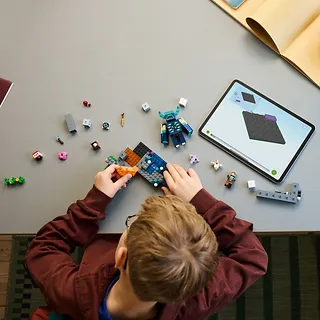 LEGO Klocki Minecraft 21274 Spotkanie ze strażnikiem