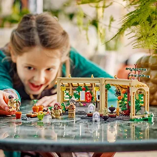 LEGO Klocki Harry Potter 76445 Zamek Hogwart: zajęcia z zielarstwa