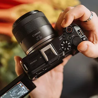 Canon Aparat bezlusterkowy EOS R50 V + obiektyw RF-S 14-30mm F4-6.3 IS STM PZ 6895C014