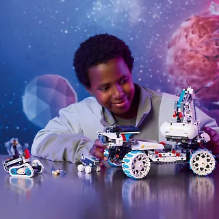 LEGO Klocki Technic 42211 Kosmiczny łazik księżycowy Lunar Outpost