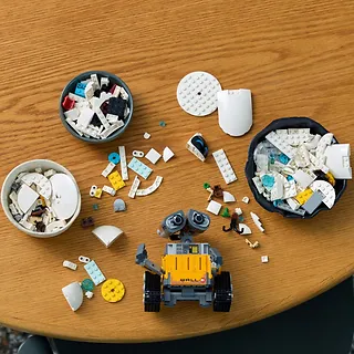 LEGO Klocki Disney Pixar 43279 Wall-e i Ewa