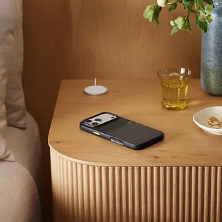 Apple Etui Beats Rugged zgodne z MagSafe i panelem Sterowanie aparatem do iPhonea 17 Pro Max - himalajska czerń