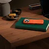 Apple Etui Beats Rugged zgodne z MagSafe i panelem Sterowanie aparatem do iPhonea 17 Pro - pomarańczowy Sierra Nevada
