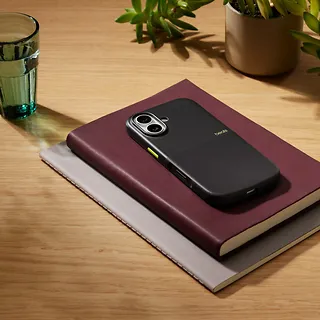 Apple Etui Beats Rugged zgodne z MagSafe i panelem Sterowanie aparatem do iPhonea 17 - himalajska czerń