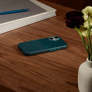 Apple Etui Beats Rugged zgodne z MagSafe i panelem Sterowanie aparatem do iPhonea 17 - tatrzański granatowy