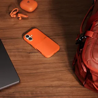 Apple Etui Beats Rugged zgodne z MagSafe i panelem Sterowanie aparatem do iPhonea 17 - pomarańczowy Sierra Nevada
