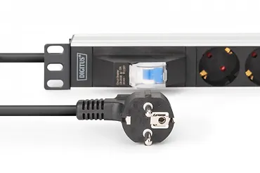 Digitus Listwa zasilająca PDU Rack 19" z wyłącznikiem nadprądowym Typ C 16A, 7 gniazd Schuko CEE 7/3 (45°), kabel 1,8m wtyk Unischuko CEE 7/7, 16A, aluminiowa