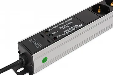 Digitus Listwa zasilająca PDU Rack (620mm) z zabezpieczeniem przeciwprzepięciowym + filtr EMI/RFI, 9 gniazd Schuko CEE 7/3 (45°), kabel 2m wtyk Unischuko CEE