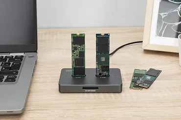 Digitus Stacja dokująca USB-C 3.2 Gen2 dla dysków SSD M.2 Duo NVMe oraz SATA (max. 2x 4 TB) z czytnikiem kart SD-Express 7.1 (max. 2 TB), czarna
