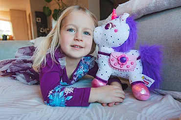 Dante Maskotka interaktywna Playshifu Zeezee Jednorożec