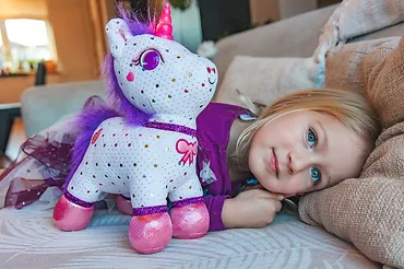 Dante Maskotka interaktywna Playshifu Zeezee Jednorożec