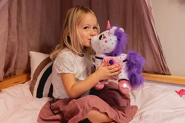 Dante Maskotka interaktywna Playshifu Zeezee Jednorożec