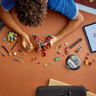 LEGO Klocki Super Heroes 76343 Epicka bitwa: Hulkbuster kontra Hulk