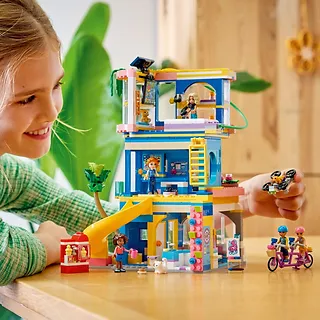 LEGO Klocki Friends 42689 Domek klubu przyjaci&oacute;ł z Heartlake