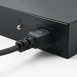 Qoltec Przełącznik sieciowy SWITCH Gigabit Ethernet PoE | 24x RJ45 | 2x SFP | 1000 Mb/s