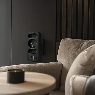 Maclean Rozdzielacz na 3 gniazdka MCE248 F/B 2xUSB-A 2xUSB-C czarny