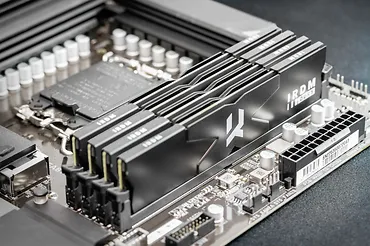 GOODRAM Pamięć DDR5 IRDM 32GB(2*16GB)/8000 CL36 czarna