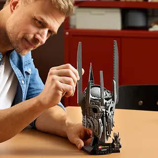 LEGO Klocki Icons 11373 Władca pierścieni: Hełm Saurona