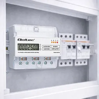 Qoltec Tr&oacute;jfazowy elektroniczny licznik | miernik zużycia energii na szynę DIN | 400V | 100A | LCD | LED | 7P