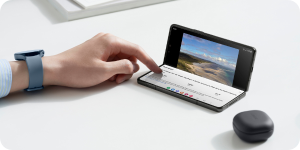 Tryb Flex w Samsung Galaxy Z Fold 4 Składany ekran w Samsung Galaxy Z Fold 4 tryb Flex mode Andorid 12L dock