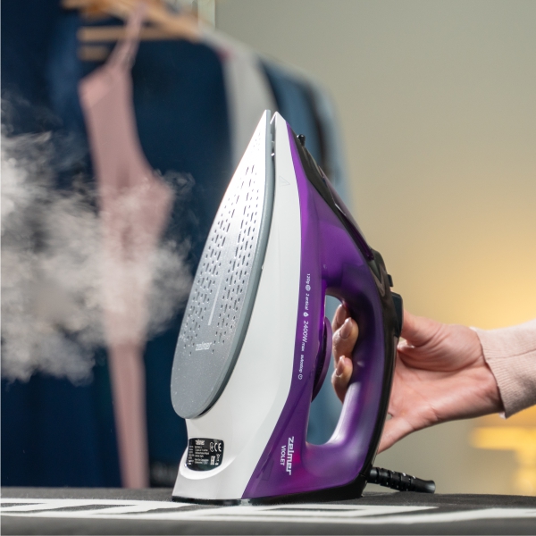 Ceramiczna stopa GlidePro w żelazku parowym Zelmer ZIR2600 Glide Pro